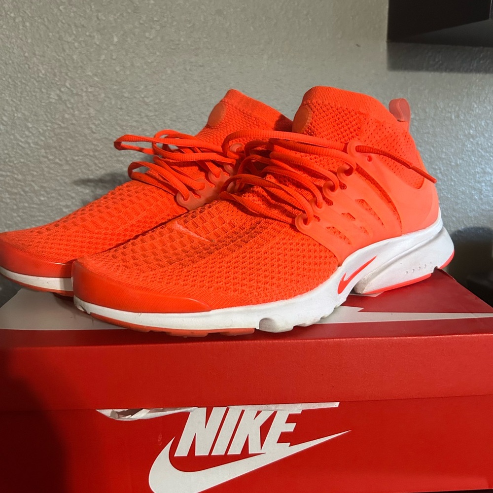 Men’s Nike Orange Prestos- size 14